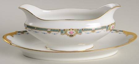 LEG62 Gravy Boat with Attached Underplate