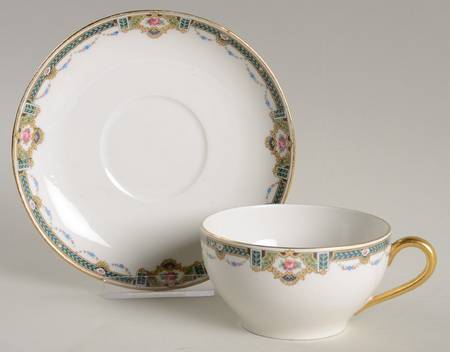 LEG62 Flat Cup & Saucer Set