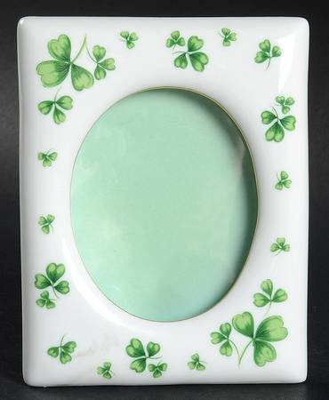 Shamrock St Patrick Frame-Holds 2.5" X 3"