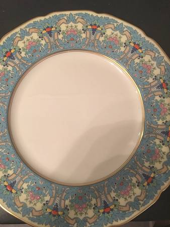 A301-1 (Scalloped) by Lenox
