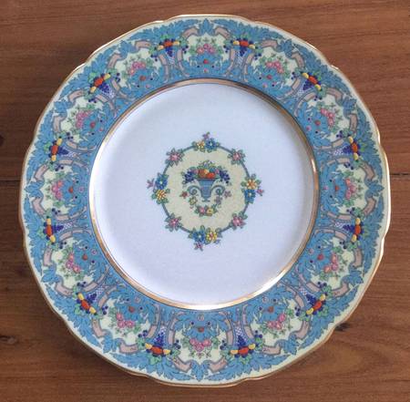 A325 (Scalloped) by Lenox