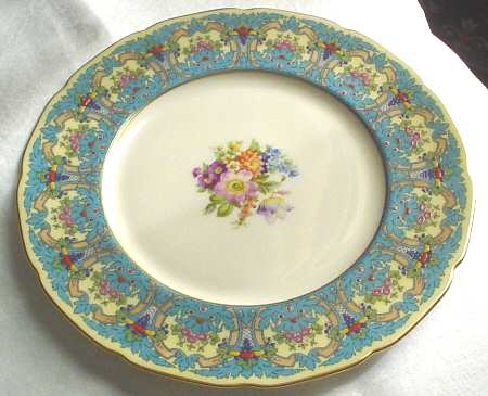 J432 (Scalloped) by Lenox