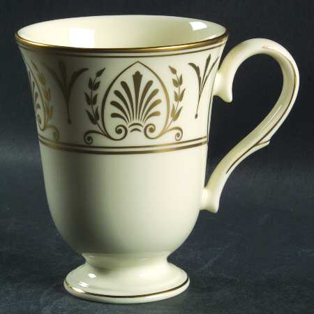 Royal Courtyard Gold Accent Mug