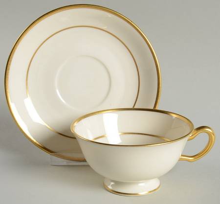 S34 Footed Cup & Saucer Set