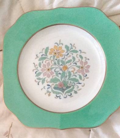 Y98G Green Footed Cake Plate
