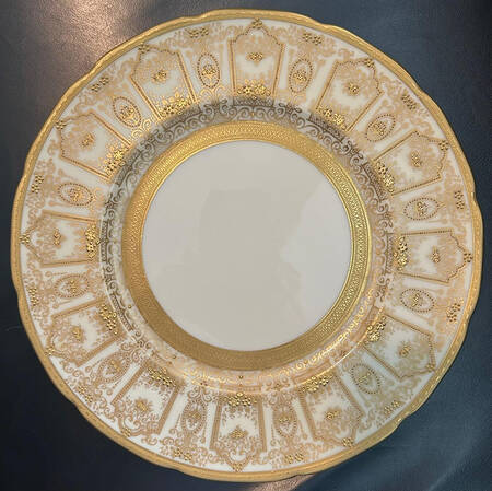 Z119 (Scalloped) by Lenox