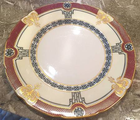 P9C Maroon (Scalloped) by Lenox