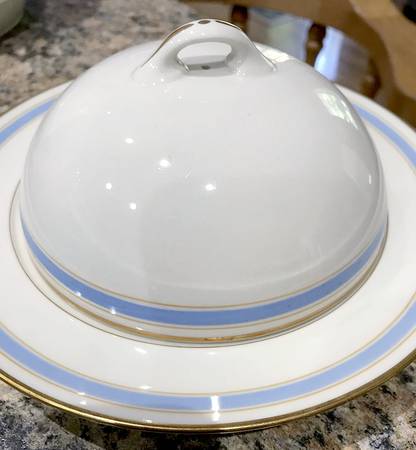 H24B Muffin Dish & Lid