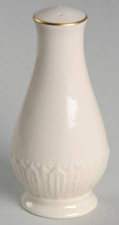 L31 Sculpted Pepper Shaker