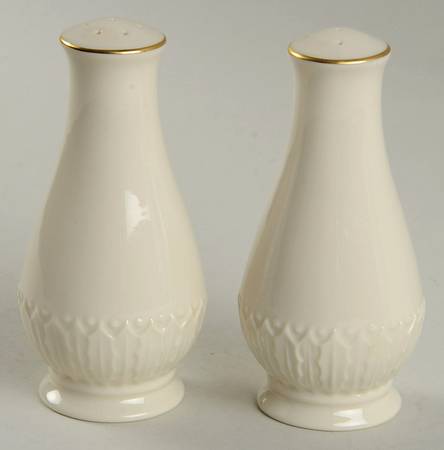 L31 Sculpted Salt & Pepper Set