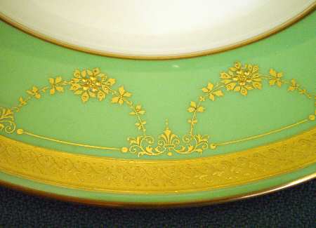 B10G Lettuce Green Service Plate (Charger)