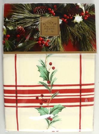 Holiday Gatherings Plaid 60" x 84" Rectangular Tablecloth