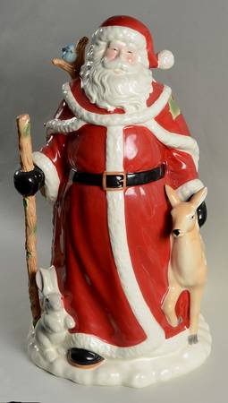 Holiday Gatherings Holiday Berry Santa Claus Figurine