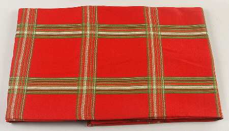 Holiday Gatherings Holiday Berry 60" X 102" Oblong Tablecloth