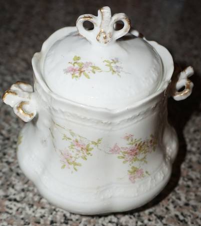 LNT247 Sugar Bowl & Lid