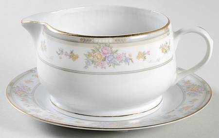 Southampton Gravy Boat & Underplate