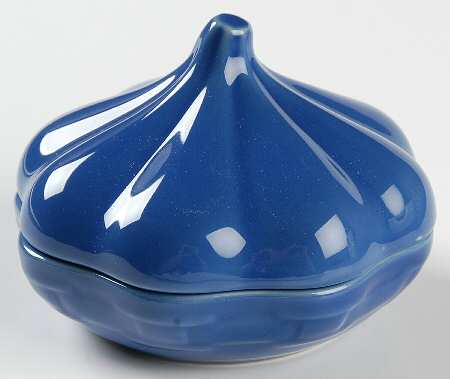Woven Traditions Cornflower Garlic Baker & Lid
