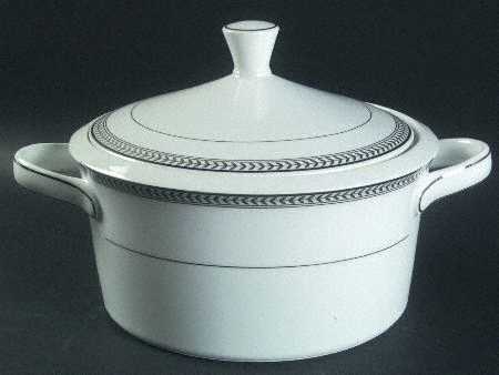 Claremont Platinum 2 Qt Round Covered Casserole