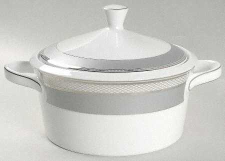 Silk Ribbon Slate 2 Qt Round Covered Casserole