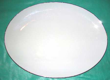 L113 17" Oval Serving Platter