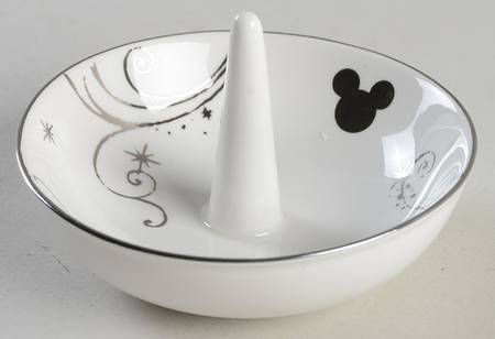 Mickey & Minnie Disney Figural Giftware Ring Holder