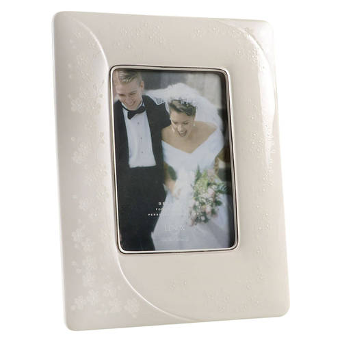 Bellina (Platinum Trim) Frame-Holds 5" X 7"