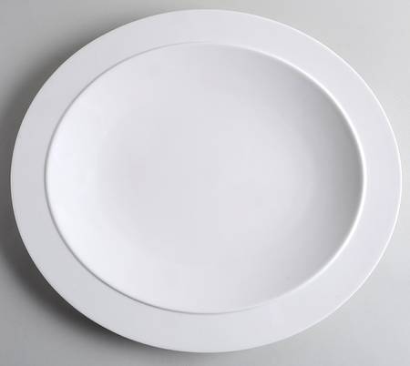 Ubiquity Cream 15" Oval Serving Platter