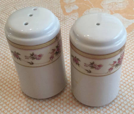 Lucianna Salt & Pepper Set