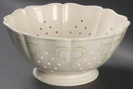 Accoutrements 8" Pierced Berry Bowl