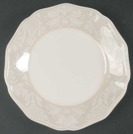 Cornelia Cream Accent Luncheon Plate