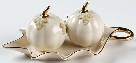 Halloween Figural Salt and Pepper Tray Set