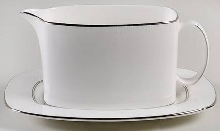 Cypress Point Gravy Boat & Underplate
