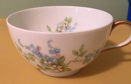 LAT96 Footed Cup