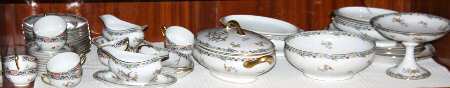 MHL17 Gravy Boat with Attached Underplate