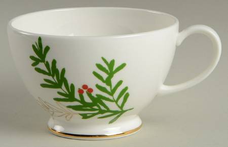Merry and Bright Pine and Berry Cup for Individual Teapot & Lid with Cup