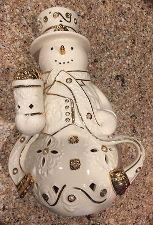 Florentine & Pearl Lighted Snowman Figurine