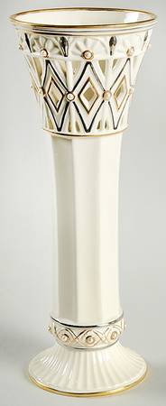 Florentine & Pearl 9" Vase
