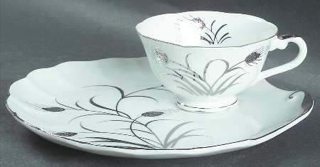 224 (Platinum Wheat & Trim) Snack Plate & Cup Set