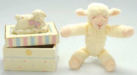 Lazy Lambs Box W/Plush Lamb