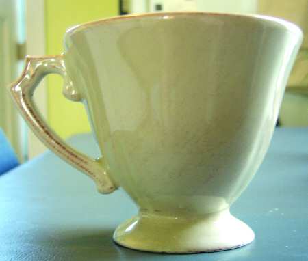 LEQ1 Footed Cup