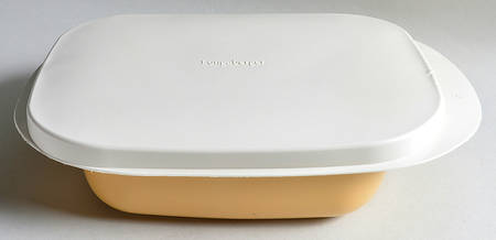 Woven Traditions Butternut 11" Sqaure Baker & Plastic Lid