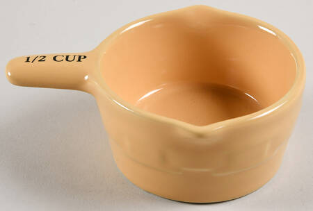 Woven Traditions Butternut 1/2 Cup Measuring Cup