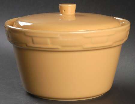 Woven Traditions Butternut 2 Qt Round Covered Casserole
