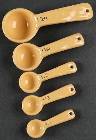 Woven Traditions Butternut (5 Pc) Ceramic Measuring Spoon Set