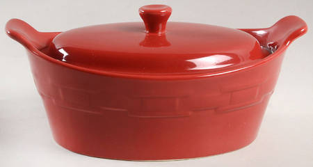 Woven Traditions Tomato (Red) 20 Oz Small Oval Covered Casserole