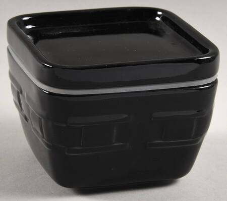 Woven Traditions Ebony 4" Square Baker & Lid