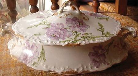 LNT275 Oval Covered Vegetable