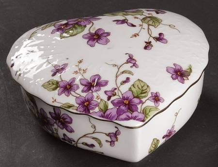 Violet Heart Shape Box & Lid