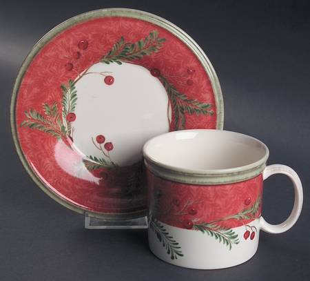 Holiday Gatherings Holiday Wreath Flat Cup & Saucer Set