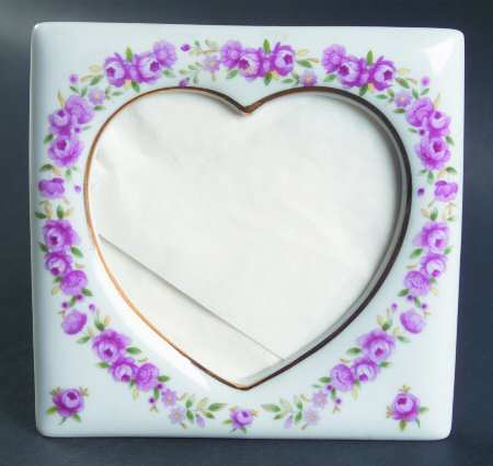 LEF69 Frame Heart Opening-Holds 3 1/2" X 3"
